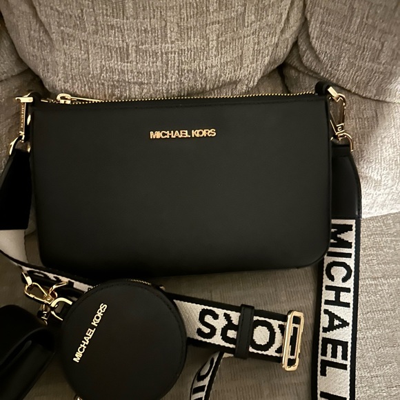 Michael Kors Handbags - Michael Kors Black and Gold Crossbody Bag
